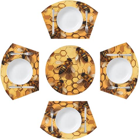 Round Table Placemats Bumble Bee Print Wedge Placemat With Centerpiece