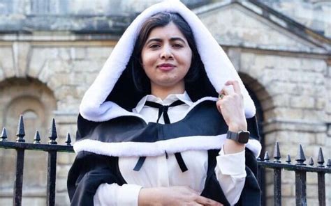 Malala se forma na Universidade de Oxford em Londres O Rolo Notícias