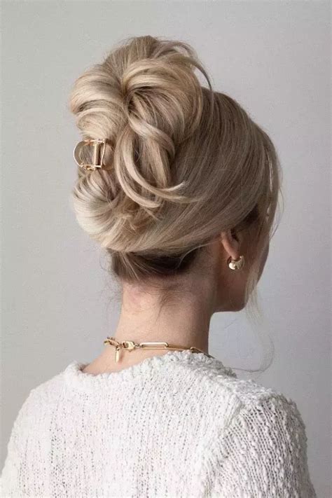 21 Gorgeous Claw Clip Hairstyles And Haircuts Fabbon