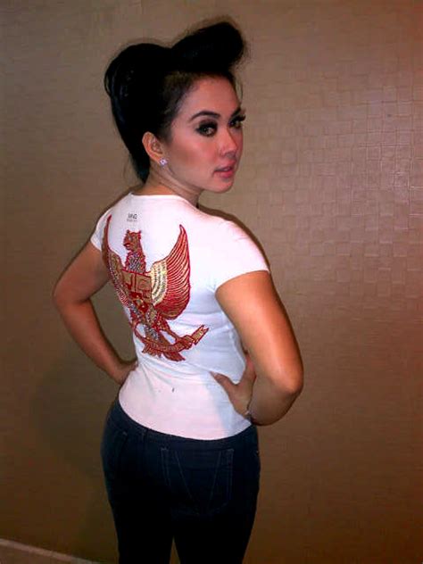 Movie O Haphazardly Unique Foto Syahrini Hot Ketika Nonton Laga Indonesia Melawan LA Galaxy