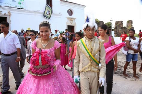 Blogducaju FESTA DO DIVINO ESPÍRITO SANTO EM ALCÂNTARA É uma das