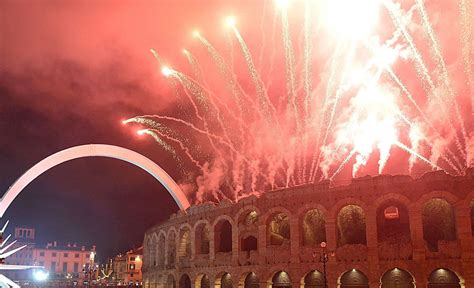 Verona Capodanno Senza Botti E Fuochi D Artificio In Piazza Bra