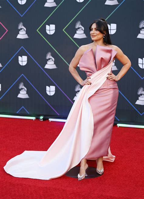 Latin Grammy Las Mejor Vestidas De La Alfombra Roja