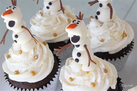 Frozen Olaf Cupcake Cake