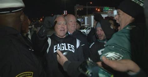 Eagles owner Jeffrey Lurie surprises fans at tailgate - CBS Philadelphia