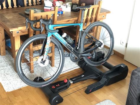 Test Du Home Trainer Connect Rouleaux Elite Nero Bikes Fr Votre