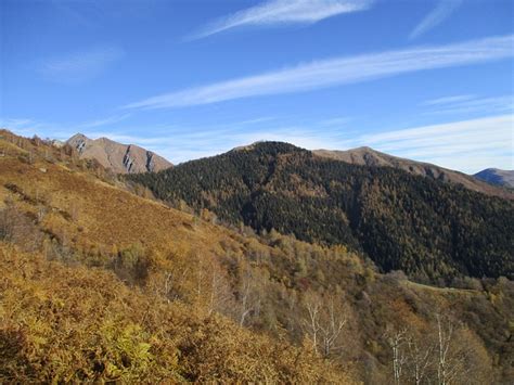 Salendo Verso Il Pian Cavallone Panoramica Fotos Hikr Org