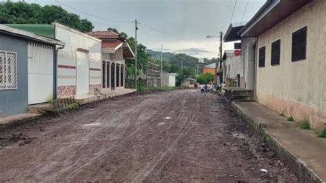 Población solicita de proyectos de adoquinado y reparación de caminos