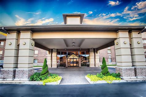 Grand Oaks Hotel in Branson, MO - Branson Travel Office