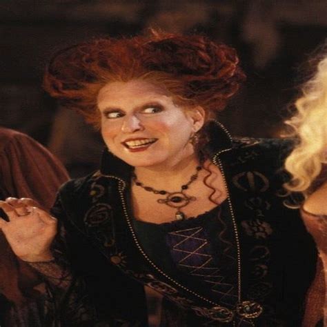 Bette Midler As Winifred Winnie Sanderson Bette Midler Hocus Pocus Halloween Movies To Watch