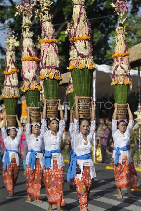 PARADE PESTA KESENIAN BALI ANTARA Foto