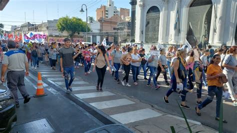 M Marcha En Corrientes Desde Plaza Cabral A Casa De Gobierno