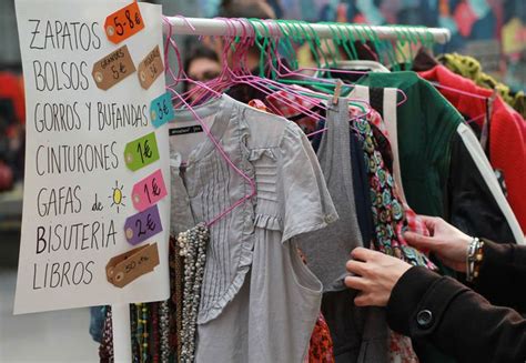 La Tendencia De Comprar Ropa De Segunda Mano