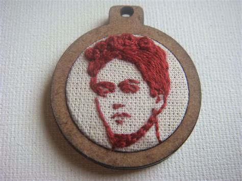 Entrelaços Frida Kahlo Embroidery Art by Eunice Terres 2016