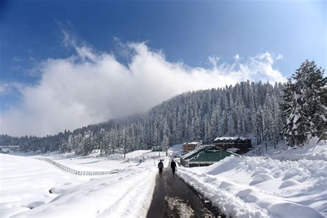 Best Places To Experience Snowfall In India