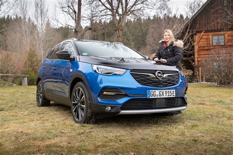 Opel Grandland X Hybrid First Drive Review Changing Lanes