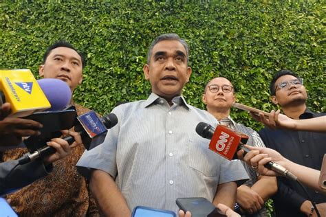 Ketua MPR Ahmad Muzani Lelang Sapi Untuk Bantu Korban Erupsi Gunung