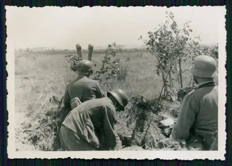 Soldaten Wehrmacht Gefechtsstand Kdr Am Scherenfernrohr Mit Bick Zur