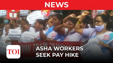 Visakhapatnam Asha Workers Protest Demanding Minimum Wage Of Rs 15000