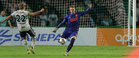 Athletico Paranaense Site Oficial Bento analisa empate no clássico