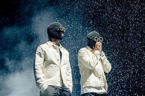 Show Review Twenty One Pilots Bring The Blizzard To Phoenix On Icy Tour Atlas Artist Group