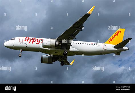 Pegasus Airlines Ein Airbus A N Desde El Aeropuerto De T Rkischen