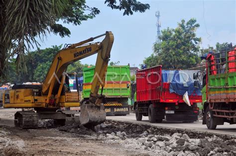 Perbaikan Jalan Jalur Pantura Pati Antara Foto