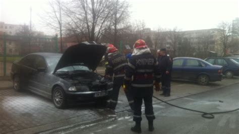 BMW Cuprins De Flacari La Timisoara Masina Se Afla Intr O Parcare Din