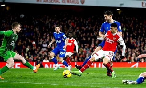 Arsenal Thrash Everton To Go Five Points Clear Egypttoday