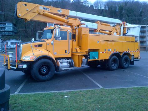 New City Light Bucket Truck With Green Fleet Technology On Display At