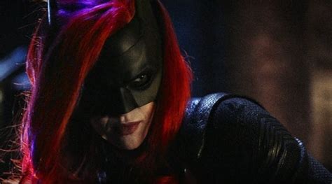 Batwoman confirma primera temporada y lanza teaser tráiler eCartelera