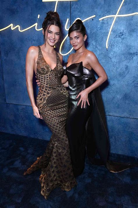 See Kendall And Kylie Jenner S Clubbing Dresses In Vegas