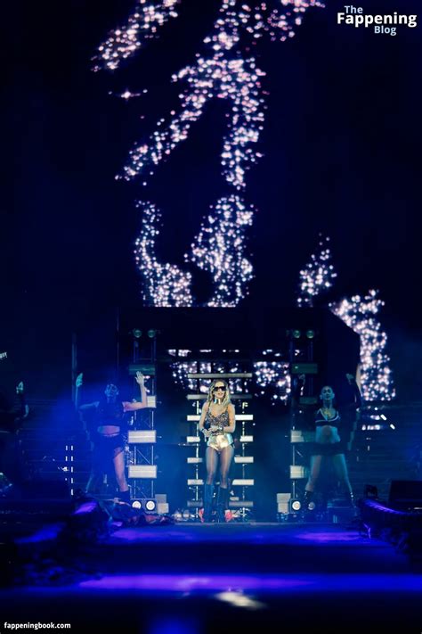 Rita Ora Nude OnlyFans Leaks Fappening FappeningBook