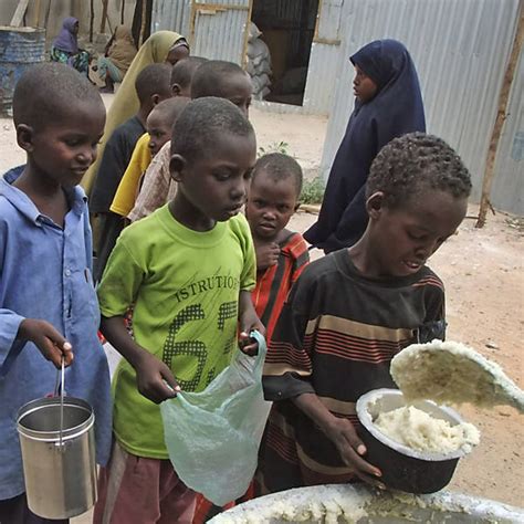 Fome Na Somália 13042019 Mundo Fotografia Folha De Spaulo