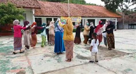 SMKN 1 Gunungguruh Lestarikan Seni Budaya Sunda Sukabumizone