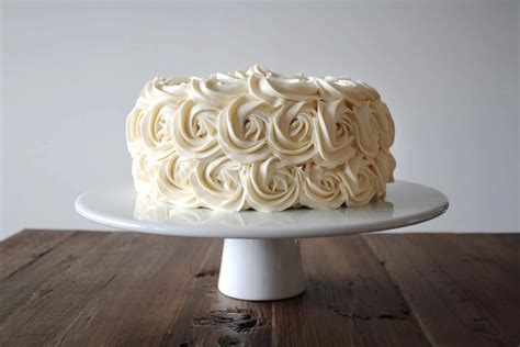 Share more than 128 cake decorating ideas buttercream icing super hot ...