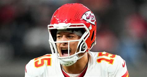 Why Does Mahomes' Helmet Sit So High on His Head?