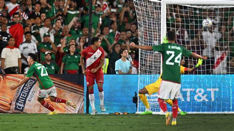 México sofre em amistoso contra o Peru mas arranca vitória no final