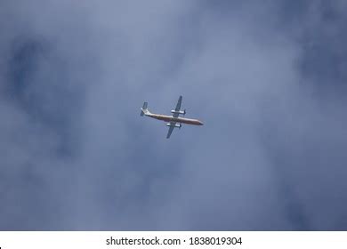 190 Bombardier q400 nextgen Images, Stock Photos & Vectors | Shutterstock