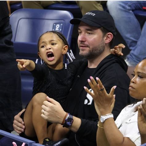 PHOTO Everyone Cheering For Serena Williams Like Her Daughter Mouth ...