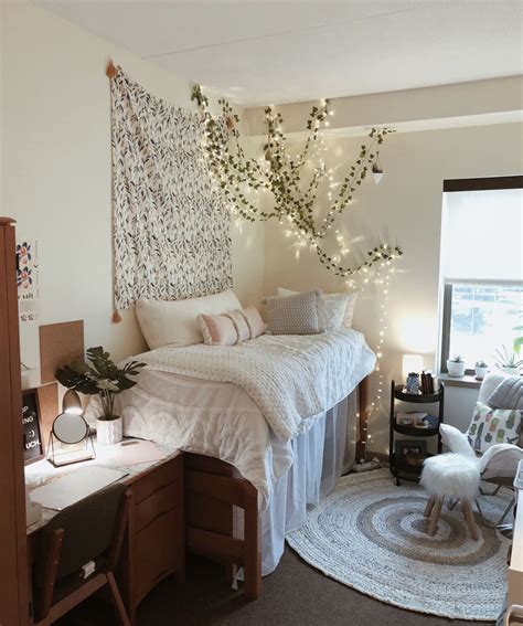 Pin By Kennedy Sisk On Dorm Dorm Room Inspiration Dorm Room Designs