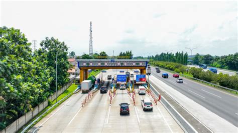 Puncak Arus Mudik Di Ruas Tol Ngawi Kertosono Saat Libur Natal Dan