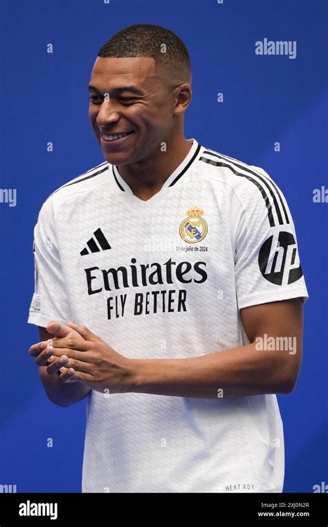 Kylian Mbappe Wurde W Hrend Seiner Pr Sentation Als Neuer Spieler Von