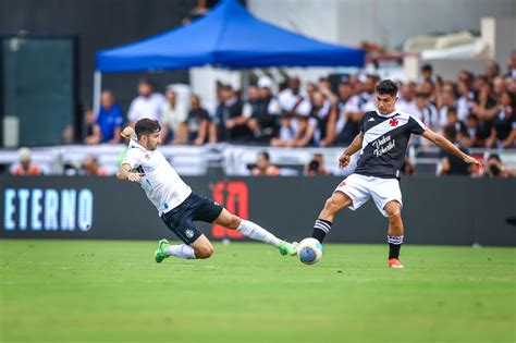 Grêmio é superado pelo Vasco da Gama na estreia do Campeonato Brasileiro