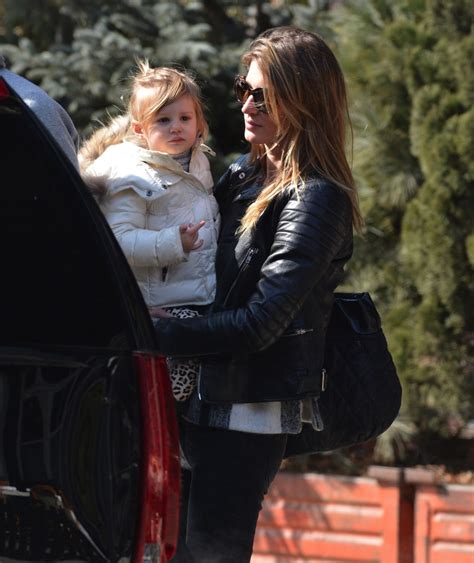 Gisele Bundchen out in NYC with daughter Vivian Brady - Growing Your Baby