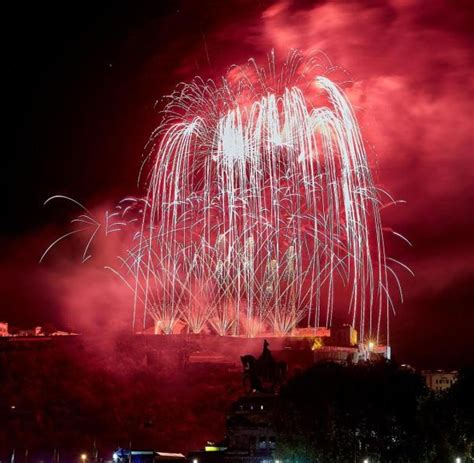 Rhein In Flammen Trotz Brandgefahr Mit 120 000 Zuschauern WELT