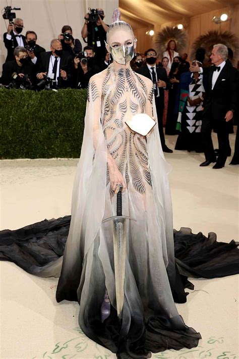 Every Must See Met Gala Look On The Red Carpet Artofit