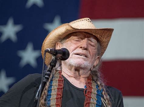 The 11 wild facts from the “Willie Nelson & Family” documentary ...