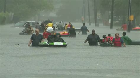 Storm Harvey: ‘30,000 people in Houston will need shelter’ – Channel 4 News