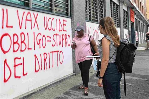 Il Governo Annulla Le Multa Ai No Vax L Ira Dei Medici Condono